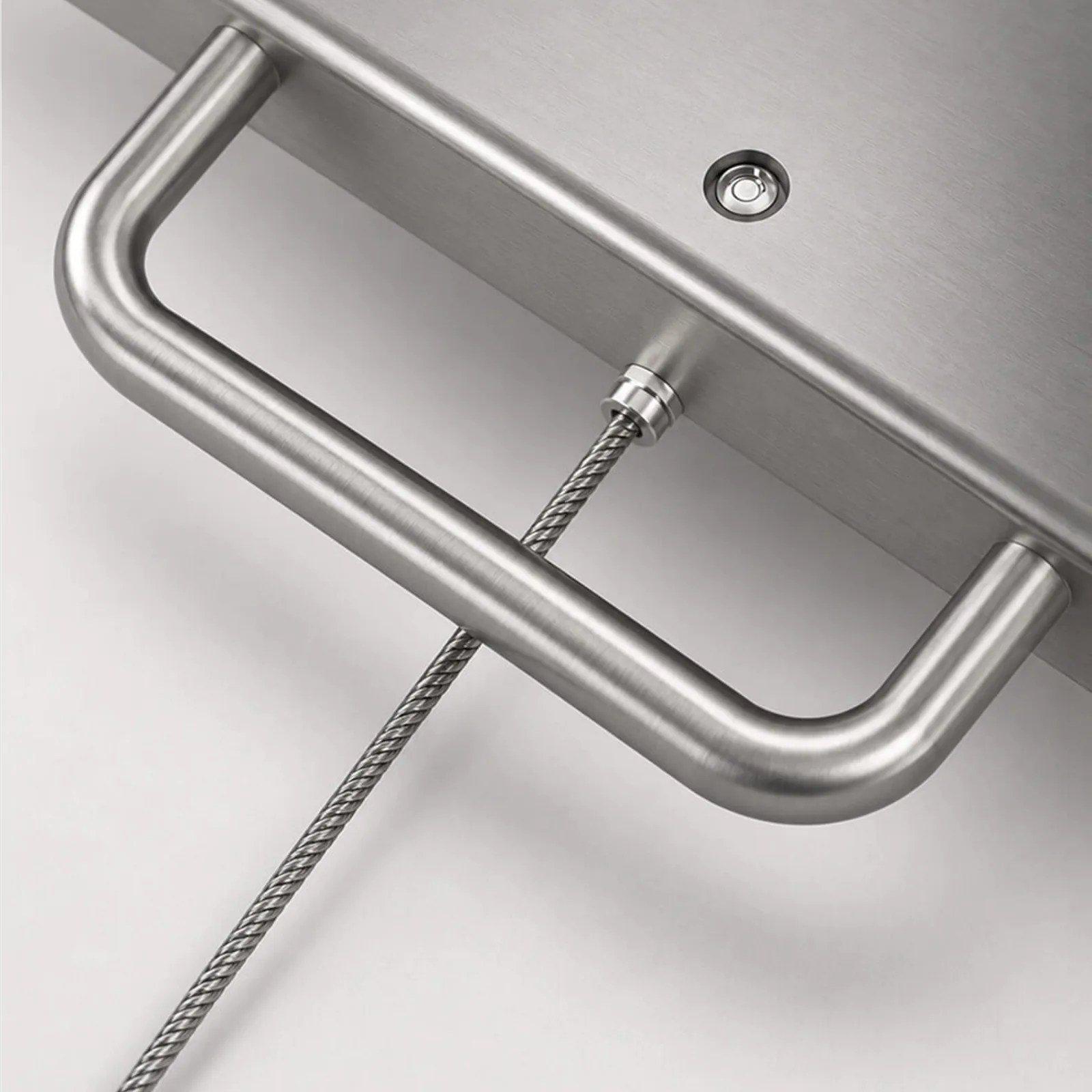 Détail de la poignée et du câble du U-Peseur inox
